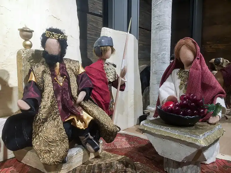 Krippenfiguren erzählen die Weihnachtsgeschichte in Gossau Schwarzenberger Bibelfiguren stellen Szenen der Weihnachtsgeschichte dar