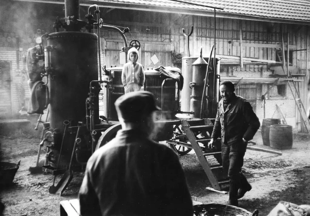 Landwirtschaft und Gewerbe in Gossau – Rückblick im Dürstelerhaus Historische Schwarz-Weiss-Fotos von Bauern, Handwerkern und Gewerbetreibenden in Gossau