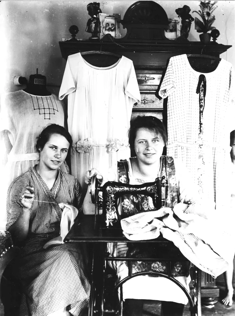 Vom Bauernhof bis zur Seidenweberei – Gossauer Geschichte Brennerei, Korbflechterei und bäuerliche Feldarbeit in Gossau auf alten Fotos