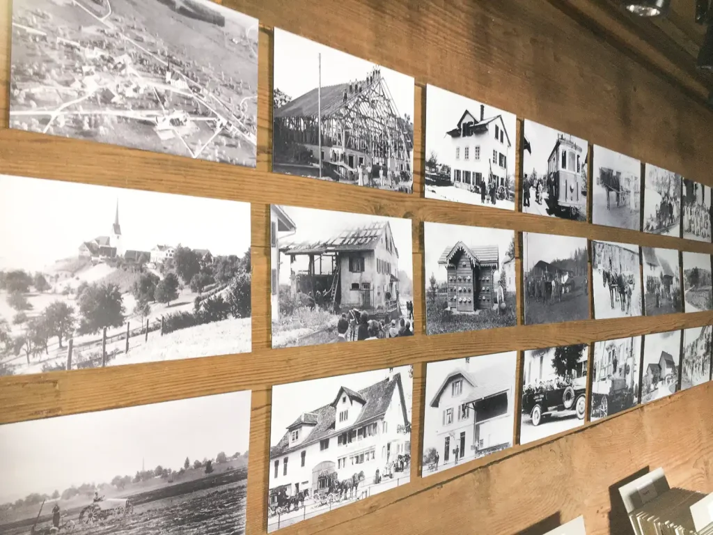 Vom Flarzbueb zum Ehrendoktor – Ausstellung im Dürstelerhaus Historische Fotos und Dokumente von Jakob Zollinger