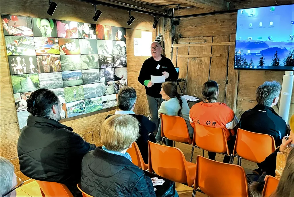 Filmgeschichte zum Anfassen – Arthur Stocker im Dürstelerhaus Filmrollen, Kameras und Projektoren aus der Sammlung von Arthur Stocke